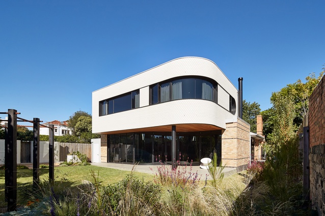 Streamline Modern House by Folk Architects.