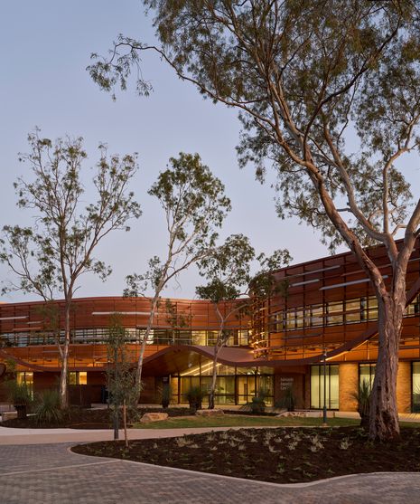 Adelaide Aquatic Centre (Kauwingka) – JPE Design Studio with Warren and Mahoney, and Karl Winda Telfer.