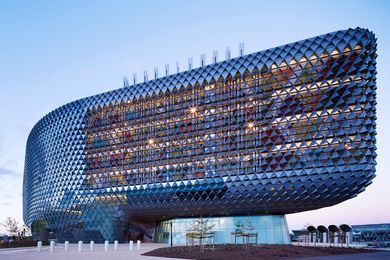 South Australian Health and Medical Research Institute (SAHMRI) by Woods Bagot.