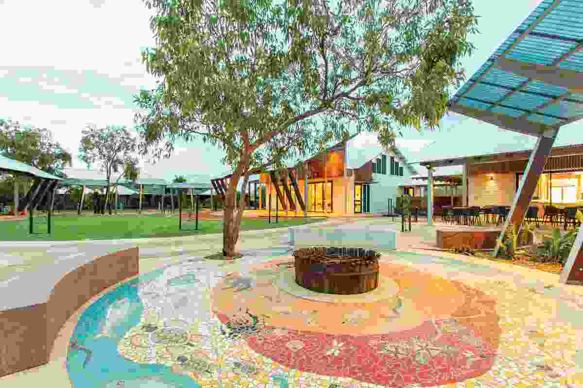 Liyan-ngan Nyirrwa (Cultural Wellbeing Centre) by Nyamba Buru Yawuru and Mud Map Studio won the Award of Excellence in the Health and Education Landscape category.