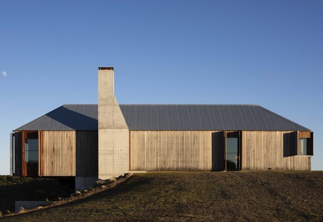 The farmhouse’s external form remains faithful to the building language of rural structures.