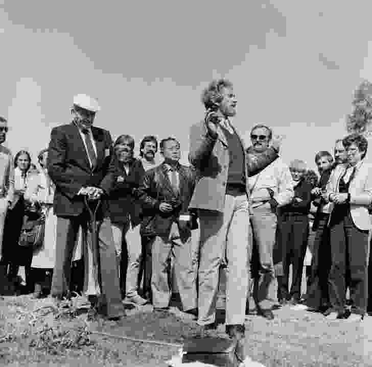 Bruce Mackenzie, when National President of the Australian Institute of Landscape Architects, conducting a tree planting ceremony at the occasion of AILA’s hosting of the XX IFLA World Congress in Canberra in 1982.