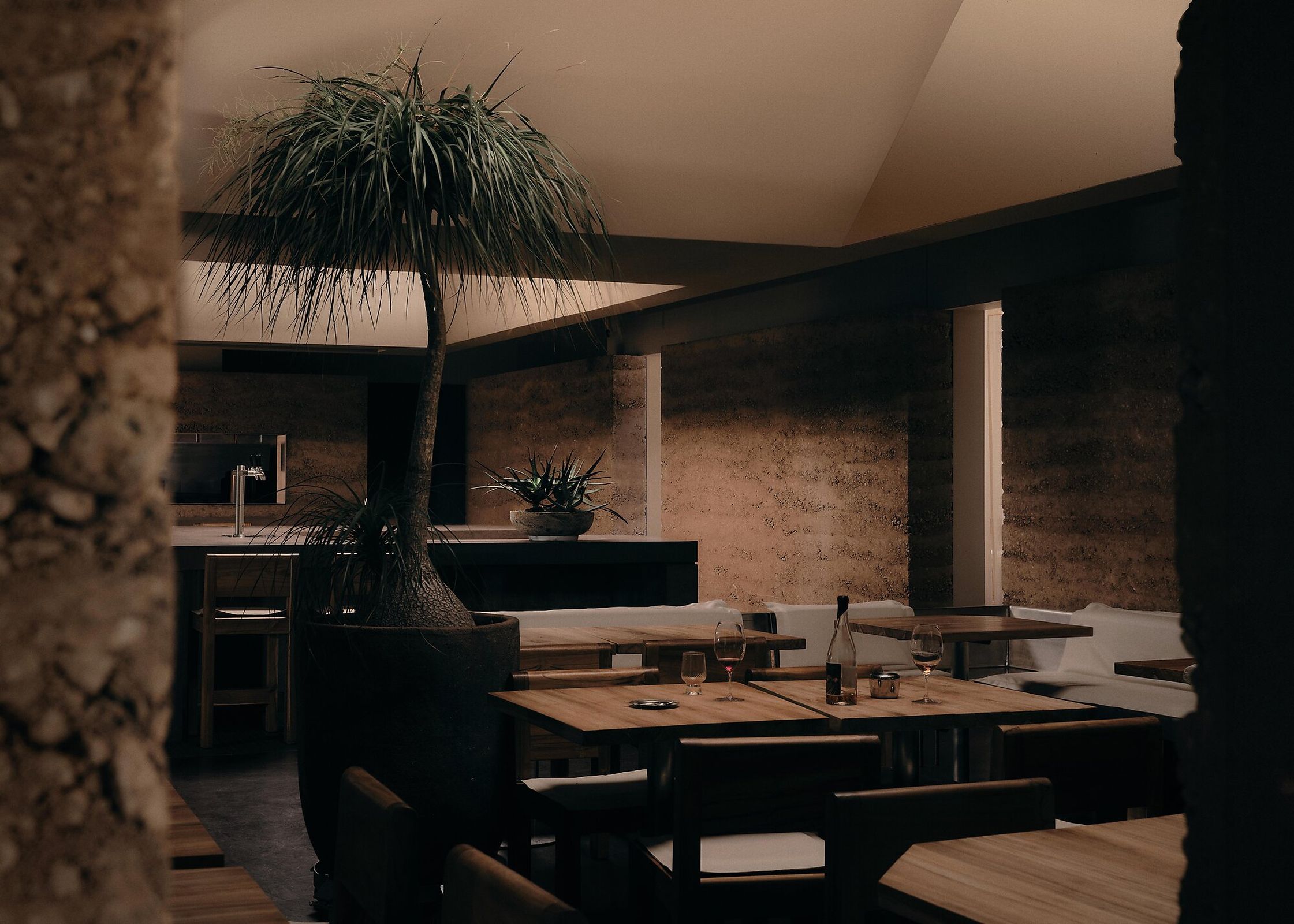 Eat! Best of Restaurant Design (Best Of...) [洋書] 2024 Eat Drink Design Awards: Best Restaurant Design | ArchitectureAu