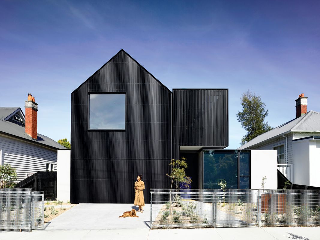 Strongbox for living: Ross House | ArchitectureAu