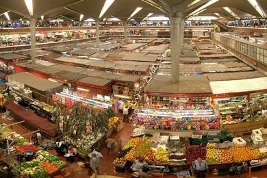 Mercado Libertad in Guadalajara, the largest indoor market of Latin America, designed by Mexican architect and Holocaust survivor Alejandro Zohn. The building will be discussed in the Tokyo talk with Marika Neustupny, director of NMBW Architecture Studio.
