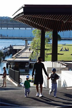 The canopy and belvedere create a welcoming entrance to the park from Harris Street. Image: Brett Boardman