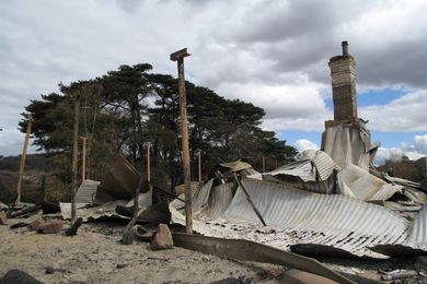 A house damaged by bushfires in the Kinglake complex, in Steels Creek. Photo taken by myself with verbal permission of the owners, 10th of February, 2009. by Nick Carson