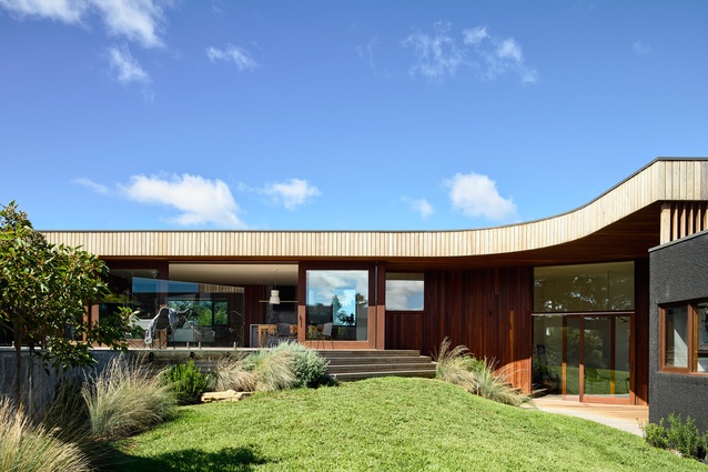 Thirteenth Beach Courtyard House by Auhaus Architecture.