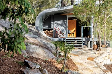 The Fabshack project in the Blue Mountains is a case study in prefabrication and minimizing waste.