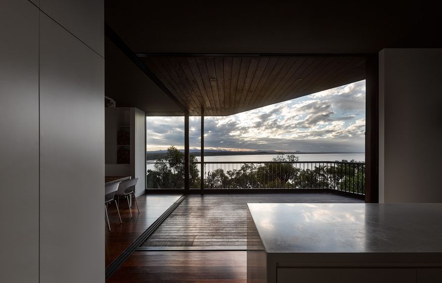 Light and shade House in Noosa ArchitectureAu