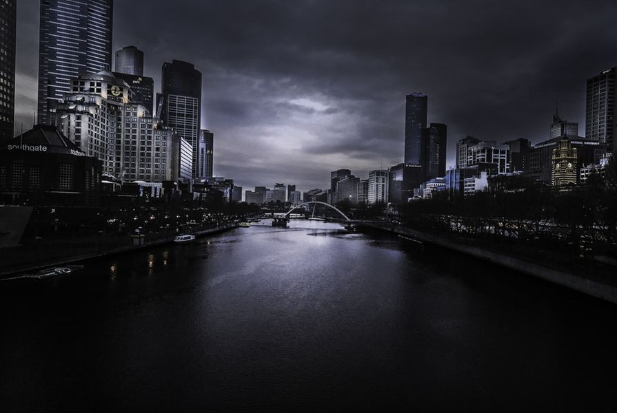 Infrastructure Australia says future residents of Melbourne could see a decline in quality of life, with poorer access to jobs, hospitals and schools, without government action.