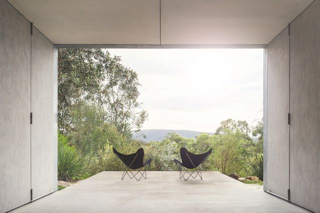 Balancing fire and forest: Building a BAL-FZ home within a canopy of eucalypts
