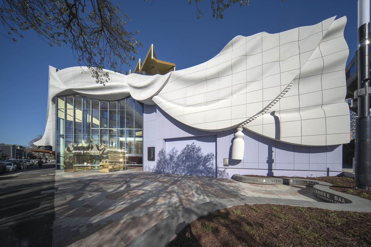 Australia’s largest regional performing arts centre opens ArchitectureAu