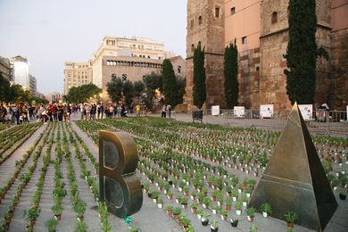 A “pop up green” by Marina Cervera and students from the Polytechnic University of Catalonia was installed in public space close to the Palau de la Música Catalana, the venue for the Barcelona International Biennial of Landscape Architecture.