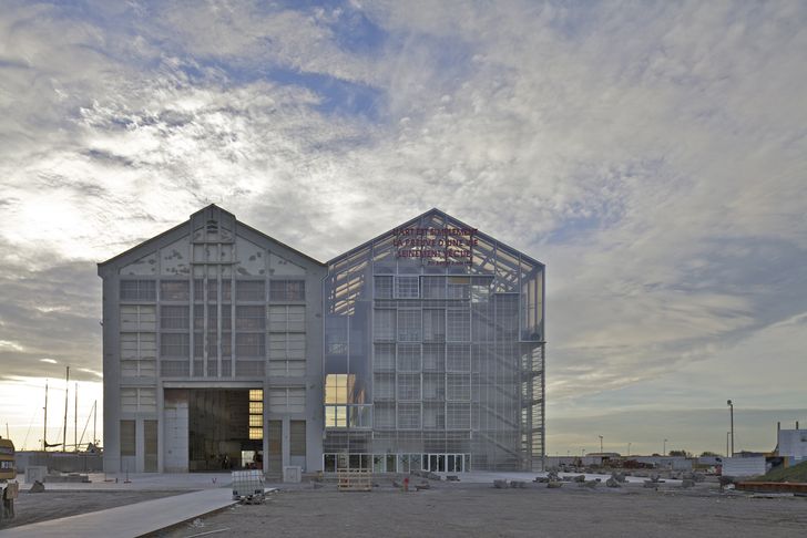 lacaton&vassal 新・POST Translucency & Raw Materials: A Brief Analysis of Lacaton