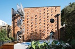 Garden sculpture: Brickface