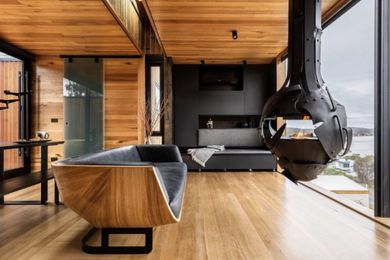 A small coastal house by Jaws Architects.