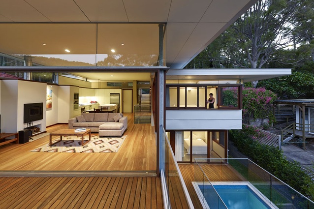 Pretty Beach House by Caryn McCarthy Architect.