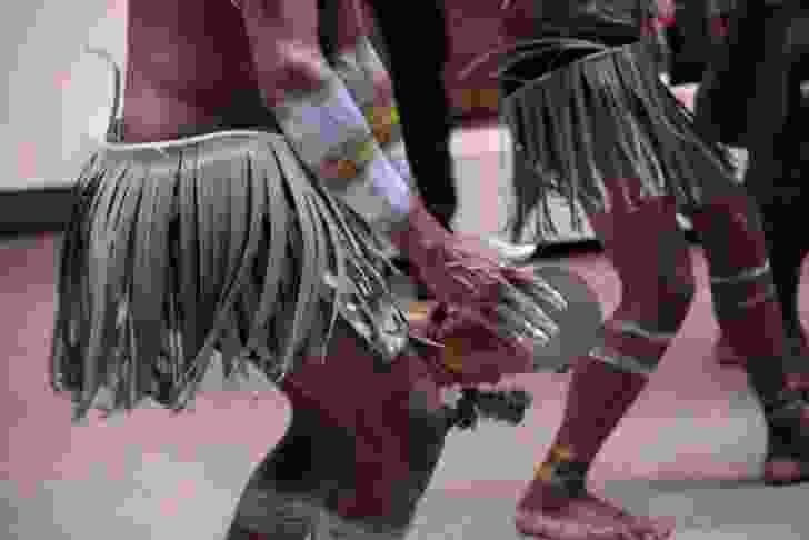 ﻿Kwoma (PNG) performing the Aptaumb Hoka.