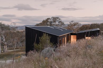 Common Kosci, a studio cabin in New South Wales' Snowy Mountains, designed by Alan Powell.