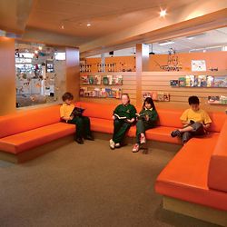The resource
centre’s reading
lounge.