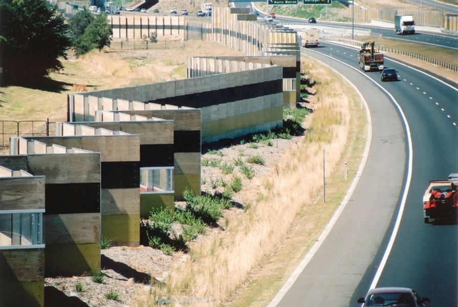 In its design for the Hallam Bypass Sound Walls (2003) in Melbourne, Kerstin Thompson Architects’ aim was to create a rich and dynamic spatial experience for pedestrians and resi- dents as well as drivers.